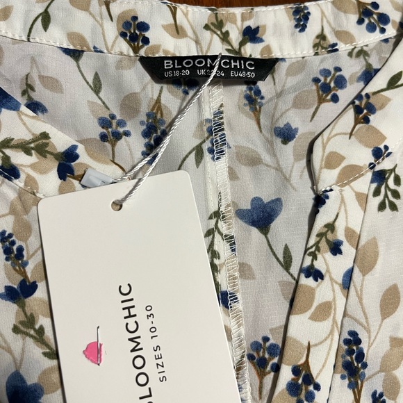 3 New BloomChic Tops - Picture 3 of 8